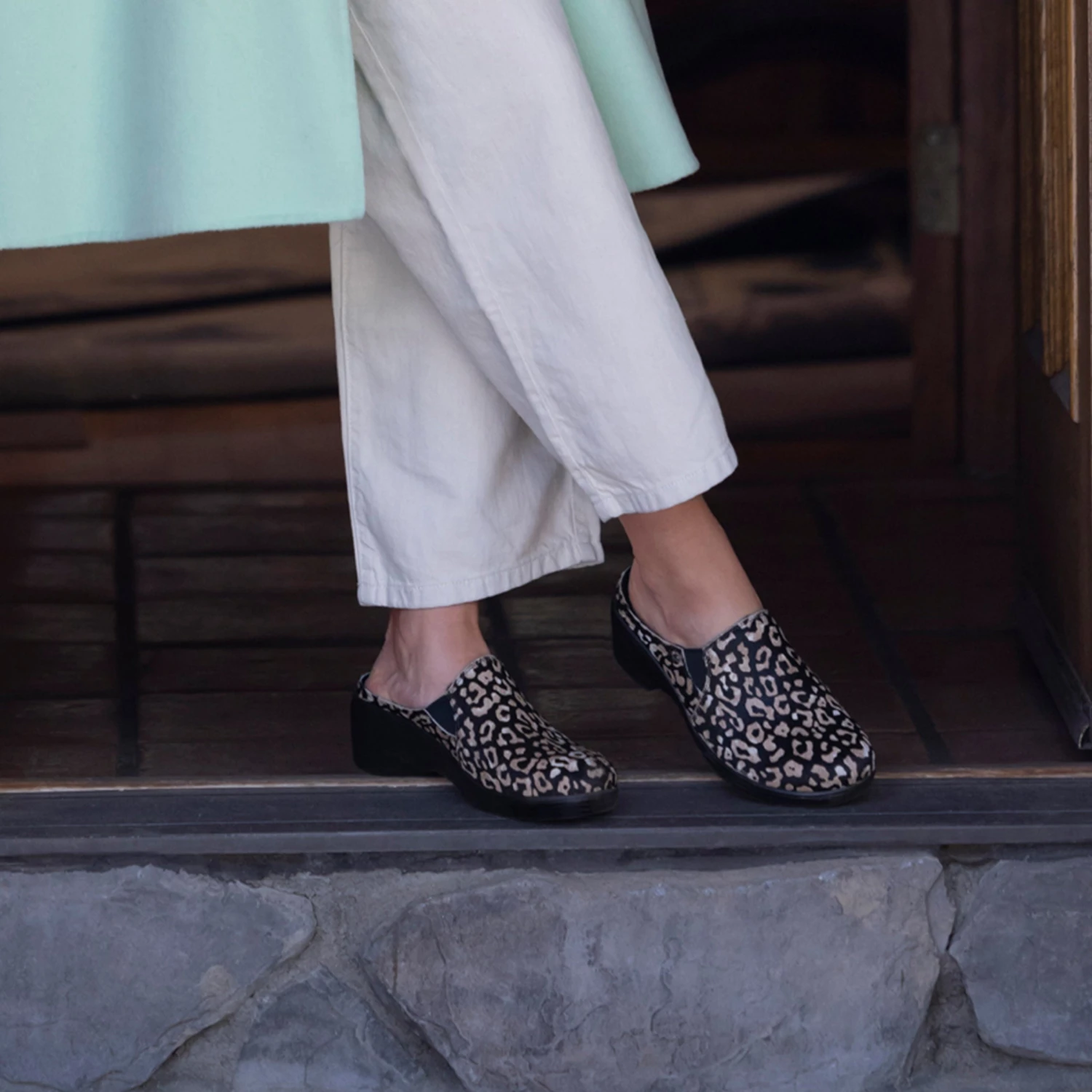 Sereniti Luxe Tundra Clog 8 Sereniti Luxe Tundra Clog - Image 8