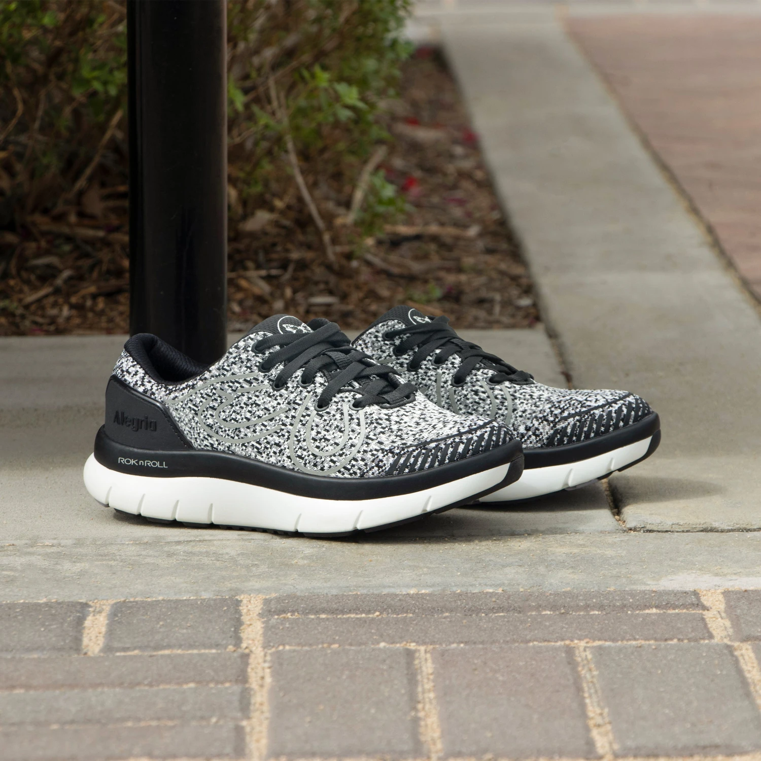 Roll On 2 Ink Shoe 2 Roll On 2 Ink Shoe - Image 2